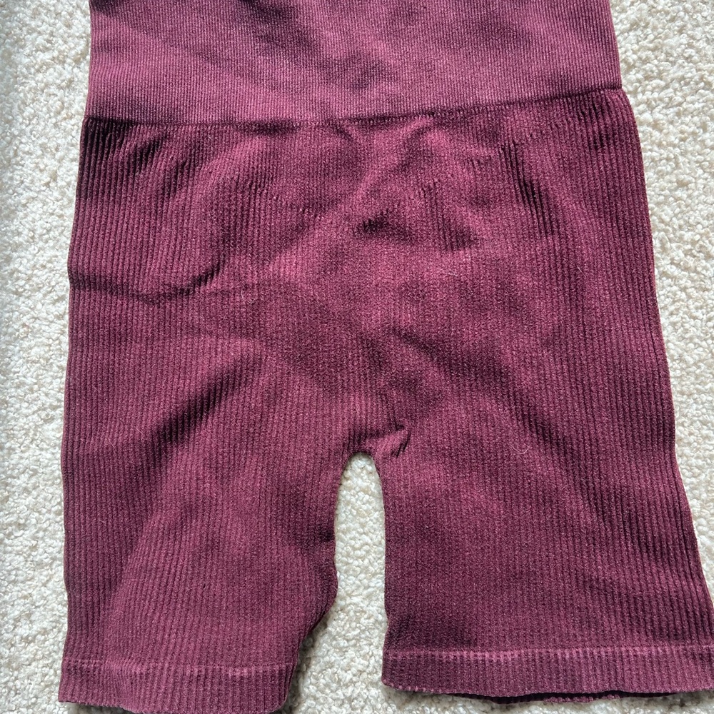 Aura Women's Ribbed Burgundy Bike Shorts